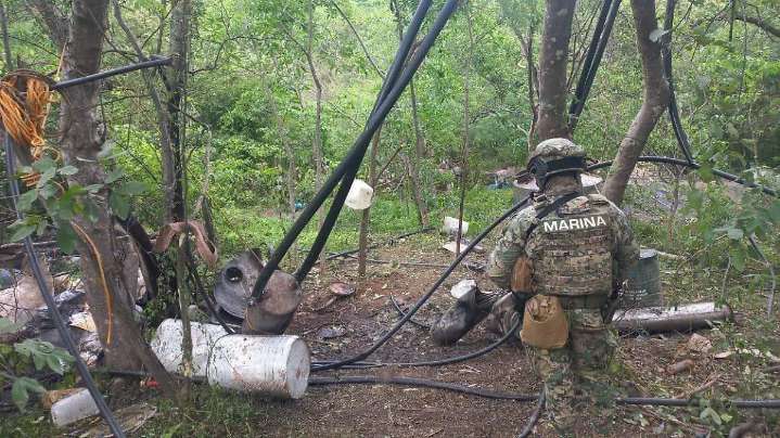 Incauta dos toneladas de metanfetaminas en Durango tras operativo terrestre