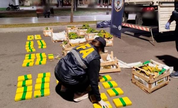 Secuestraron 85 kilos de cocaína en un camión que transportaba bananas