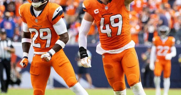 Broncos' Alex Singleton has 'emotional' return from torn ACL