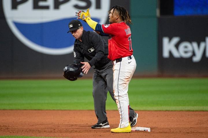 Once 15 1/2 games back, the Guardians beat the Tigers 5-1 to take a 1-game lead in the AL Central – Winnipeg Free Press