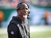 Jets name Tyrod Taylor starter following Justin Fields concussion