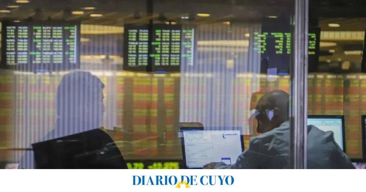 El Banco Central vendó U$S379 millones para contener al dólar