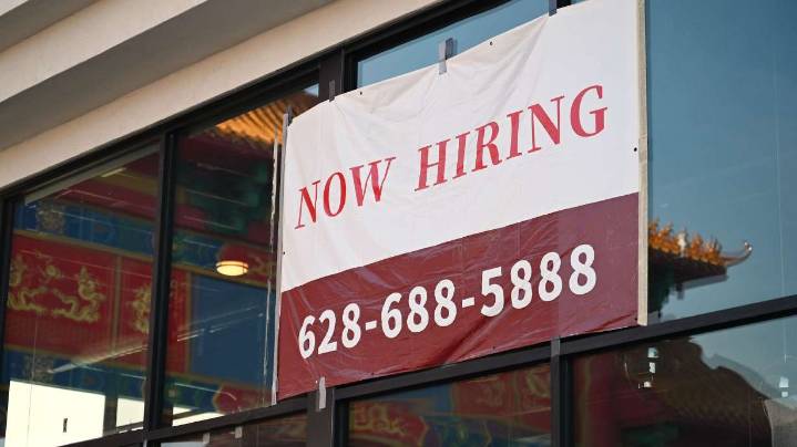Utah's job market, consumer sentiment remain stable despite national declines