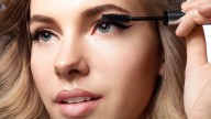 La máscara de pestañas más famosa no es de lujo, es de Maybelline y cuesta menos de 10 euros