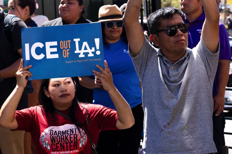 US Supreme Court backs Trump on aggressive immigration raids