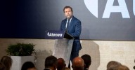 Espinosa de los Monteros presenta su fundación con el respaldo de dirigentes del PP, Vox, el líder de Desokupa y... Víctor de Aldama