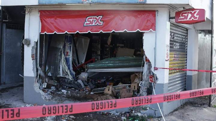 Choque contra tienda Six en Granjas de San Isidro deja daños por 300 mil pesos