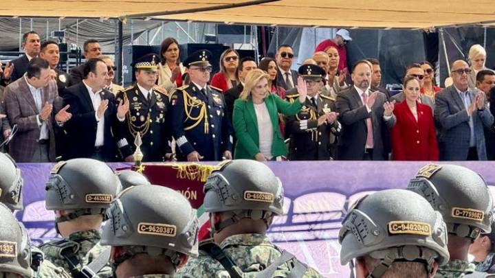 Encabeza Maru desfile cívico-militar en la capital