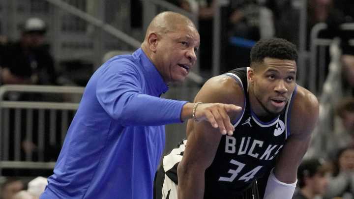 Giannis reiterates desire for Bucks to keep pushing to contend