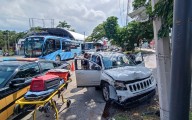 Aparatoso accidente en la calle 60 Norte, en Mérida: “Yo tuve la culpa”, dice adulto mayor