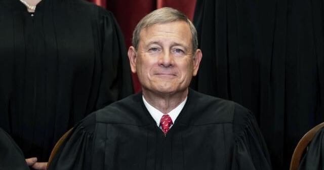 Chief justice lets Trump remove member of Federal Trade Commission for now