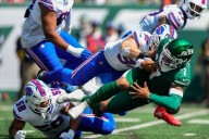 Jets quarterback Justin Fields ruled out with concussion, Tyrod Taylor to start against Buccaneers