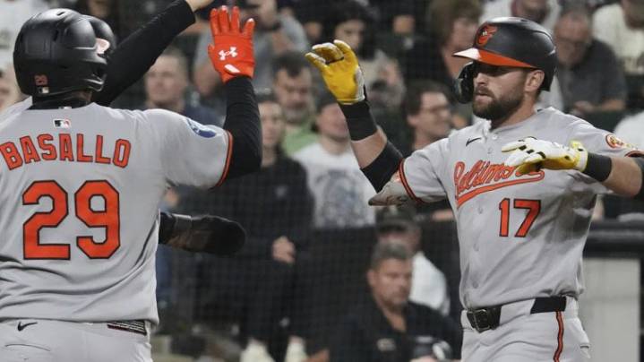 Cowser hits 3-run homer and Orioles hand White Sox their 4th straight loss, 4