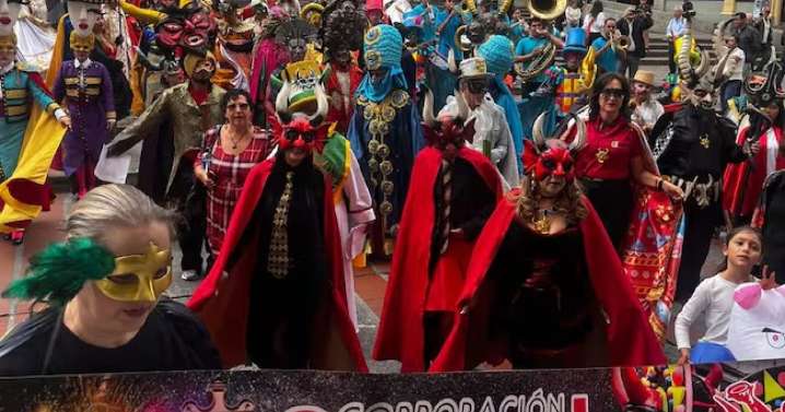 Alegría y tradición: el Carnaval de Riosucio se presenta en el Festival de la Colombianidad
