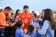 Entrega Samuel útiles en escuelas de tiempo completo