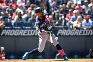 Mariners avoid sweep in Cleveland