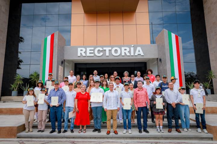 Reconoce UdeC a ganadores de concursos de conocimientos de Media Superior 2025