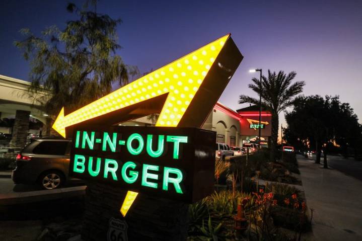California's In-N-Out Burger opens first Washington location