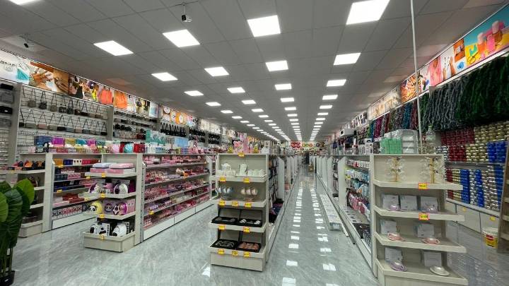 Con descuentos y variedad de productos, llega un nuevo bazar chino