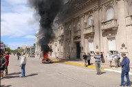 9 de Julio: productores inundados queman gomas y copan la municipalidad