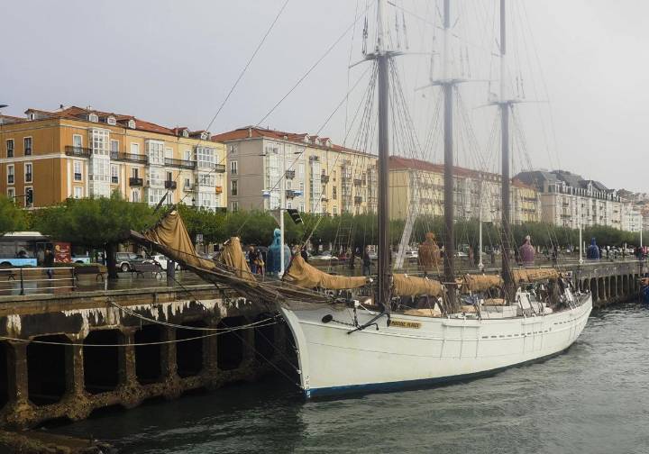 El velero histórico Pascual Flores cierra sus visitas en Santander
