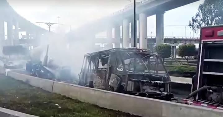 Mujer busca a su familiar; conducía un microbús al momento de la explosión de pipa de gas en Iztapalapa