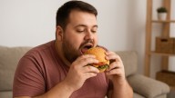 Antonio Escribano, médico nutricionista: "Si engordas es porque comes más de lo que necesitas"
