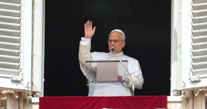 Pope Leo XIV celebrates 70th birthday with Portillo’s cake