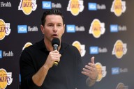 JJ Redick, Lakers agree to contract extension