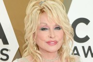 Dolly Parton Suffering Health Issues, Postpones Shows