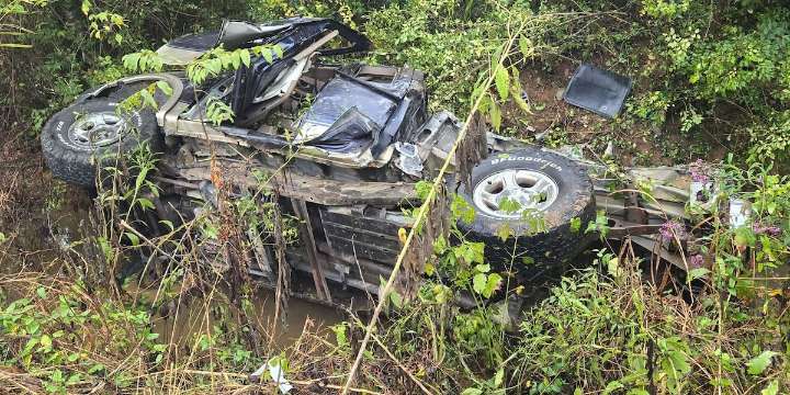Person seriously hurt after being thrown from car in South Knox County, Rural Metro says