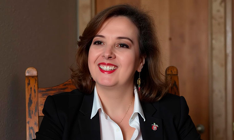 Rosa María Agudelo Ayerbe presenta Desde la sala de redacción