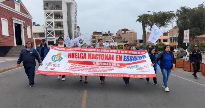 Profesionales y trabajadores de ESSALUD inician huelga indefinida el martes 09 exigiendo mejoras salariales, infraestructura y equipamiento