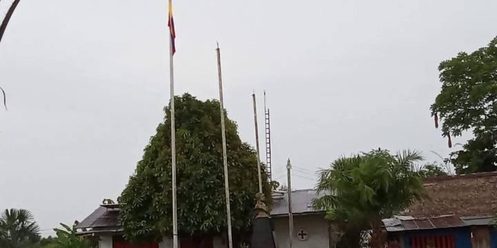 Bandera de Colombia es izada en plaza de territorio peruano y provoca tensión en la comunidad Tres Fronteras