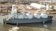 Vaca Muerta apunta a la exportación de GNL: YPF participa en la feria global de gas