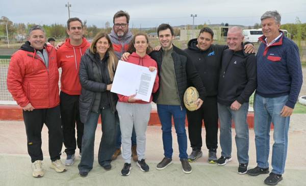 Torres encabezó la cesión de tierras al Draig Goch Rugby Club de Gaiman