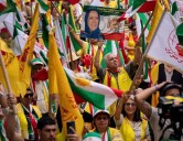 Miles de personas protestan contra visita de presidente iraní a la ONU
