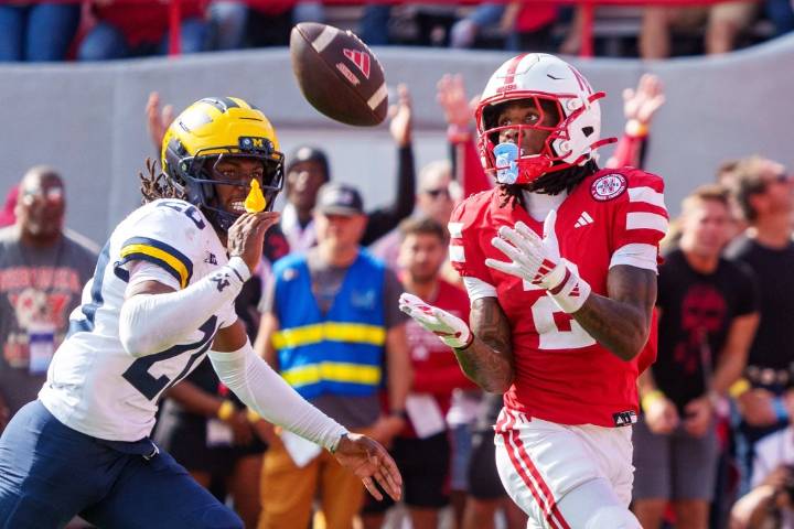 Deadspin | No. 21 Michigan adds to Nebraska's Big Ten opener woes