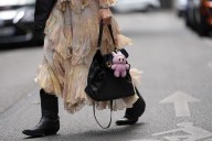 Si buscas las botas cowboy más especiales para aliar con tu falda lencera, en Mango tienes las más bonitas