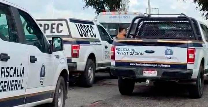 Mujer es asesinada a balazos afuera de "cachimba" en la Morelia