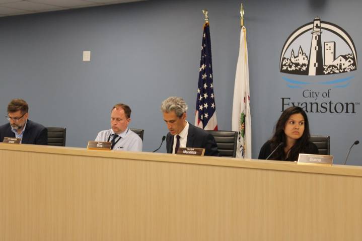 Evanston City Council wants to continue grocery tax, but mayor says he’ll veto