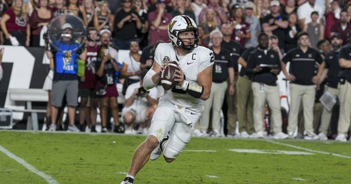 Vanderbilt knocks out Sellers, upsets No. 11 South Carolina to snap 16