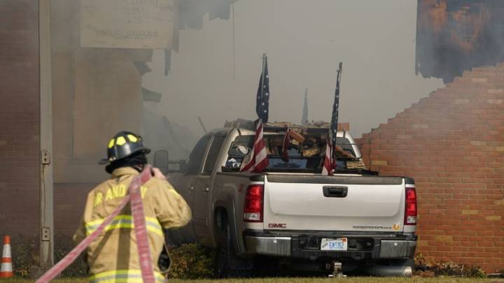 Tragedia en Michigan: hallan 2 cuerpos tras tiroteo e incendio en iglesia mormona, suman 4 muertos