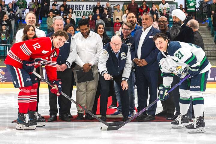 Rebuilding Surrey Eagles look beyond 2 big losses to start hockey season
