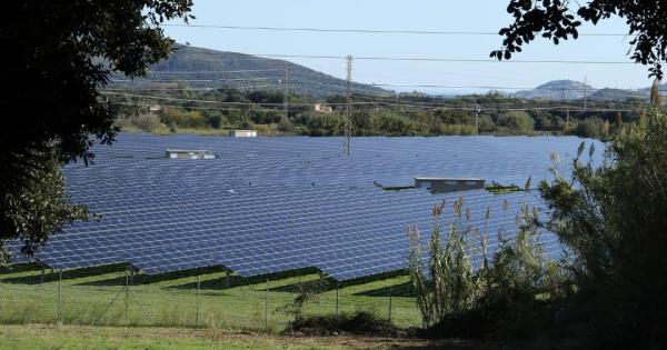 El Govern frena los parques fotovoltaicos para planificar y reducir su impacto visual