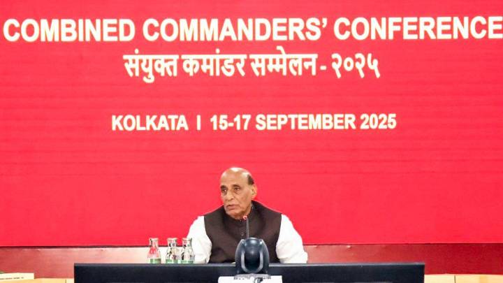 Rajnath emphasises armed forces to remain alert to deal with 'invisible changes'