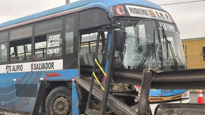 Tragedia en la Vía de Evitamiento: ¿qué se sabe del fatal accidente y qué provocó el choque con la valla metálica?