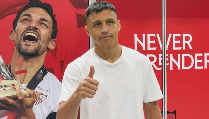 "Si todos los que son más jóvenes que él": prensa española "se derrite" por Alexis Sánchez pese a derrota del Sevilla