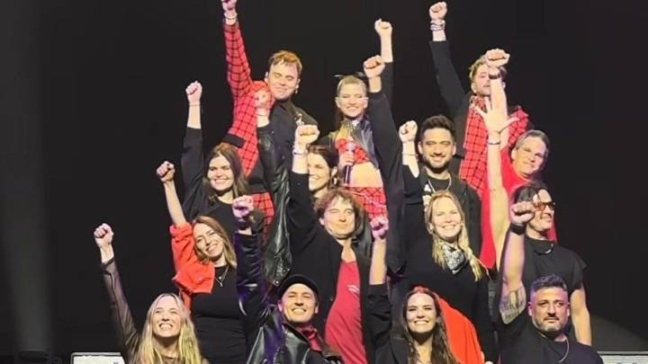 Sorpresa para los fans: el elenco de Rebelde Way se hizo presente en el quinto show de Erreway en Buenos Aires