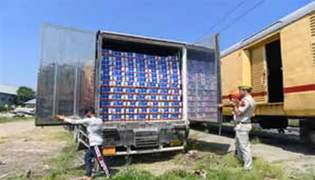 Northern Railways introduces container-based wagons to ferry Kashmiri apples